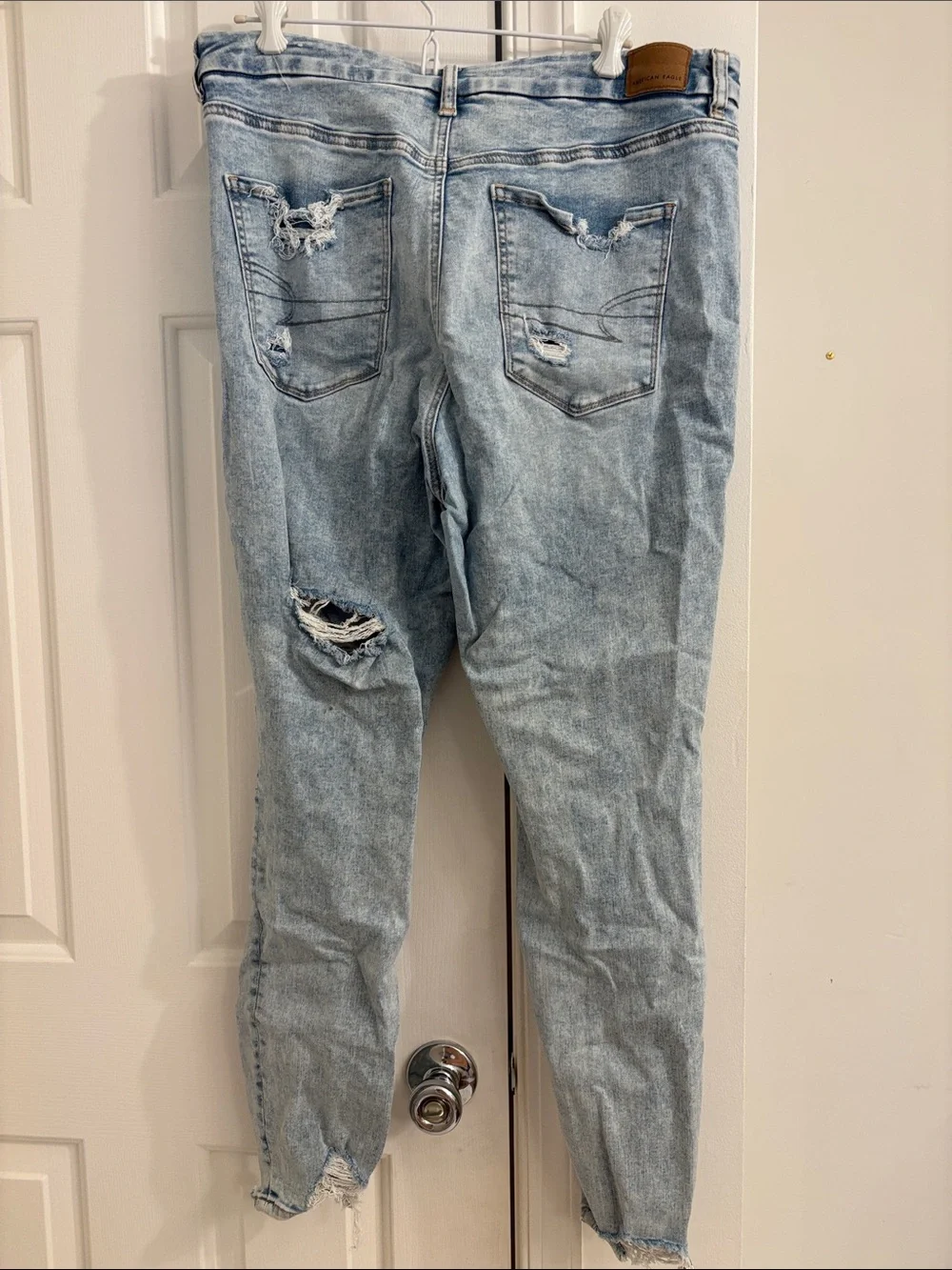 American Eagle Outfitters Light Blue Ripped Skinny Jeans - Picture 6 of 7